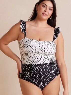 Summer salt White and Black Ruffle Dot